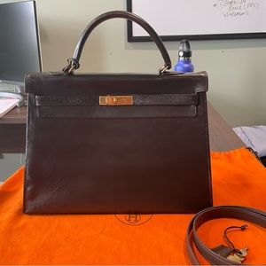 Authentic Kelly brown Box in gold Hardware. O stamp -vintage beauty . SOLD